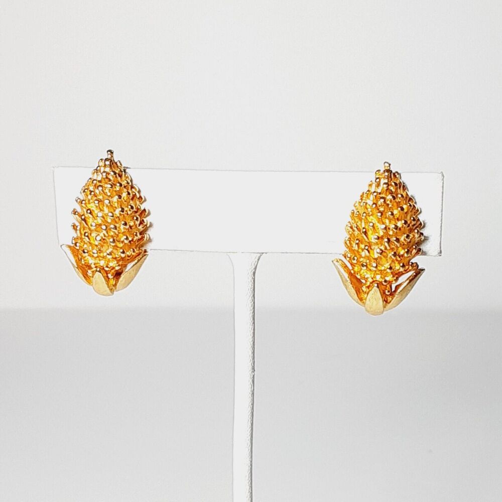 Vintage Signed Coro Textured Gold Tone Clip On Earrings Retro Lovely